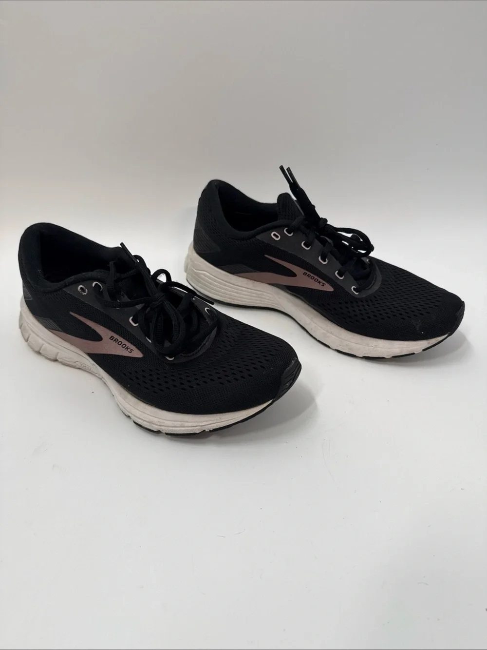 Brooks Women’s Black Athletic Sneakers with Pink Accent